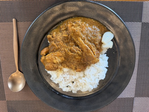 真治(ｼﾝｼﾞ) カレーにはらっきょ