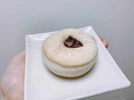 大世(ﾀｲｾ) あるもの不使用のあんぱんを食べる