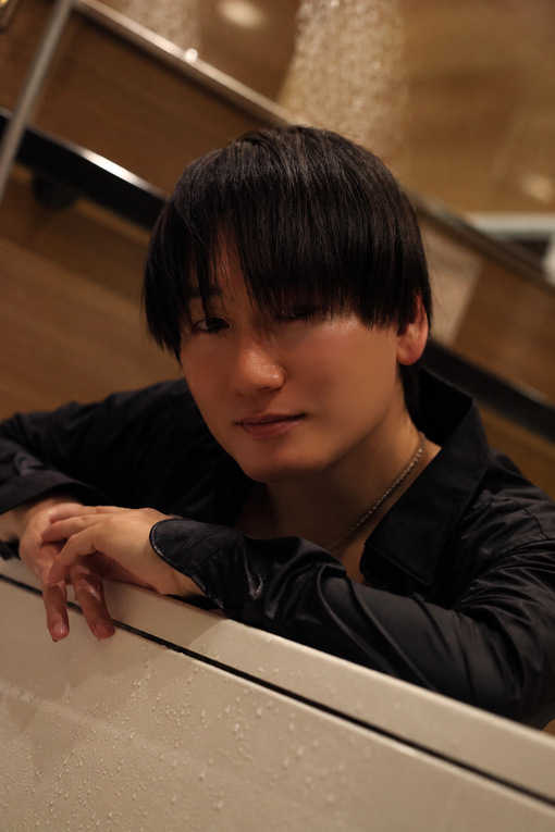 愛之介(ｱｲﾉｽｹ) 密着オイルで日常を忘れる
